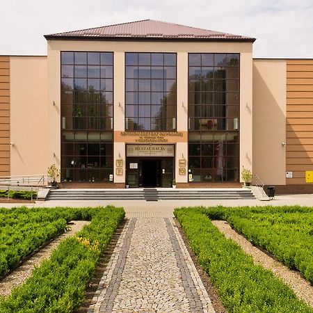 Pokoje Goscinne W Centrum Kultury Wsi Polskiej Wierzchoslawice Εξωτερικό φωτογραφία