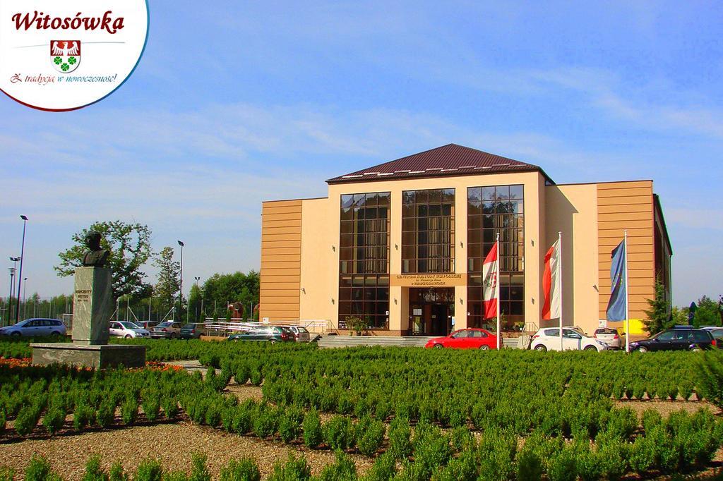 Pokoje Goscinne W Centrum Kultury Wsi Polskiej Wierzchoslawice Εξωτερικό φωτογραφία